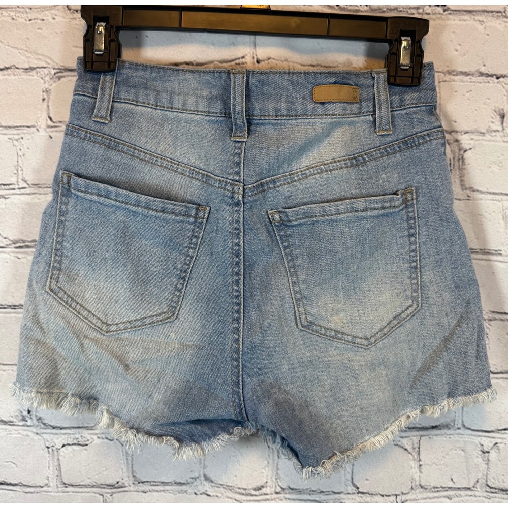 True Craft Denim Shorts Size‎ 1 Juniors Light Wash Ripped Distressed Raw Hem - Picture 2 of 3